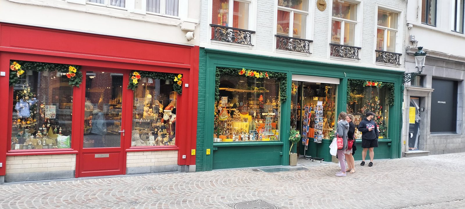 ブルージュのチョコレートショップのショーケース Chocolate shop display in Bruges