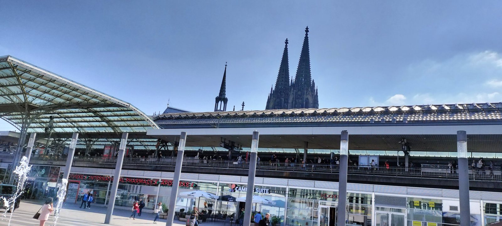 駅から望むケルン大聖堂の尖塔 Spires of Cologne Cathedral seen from the station