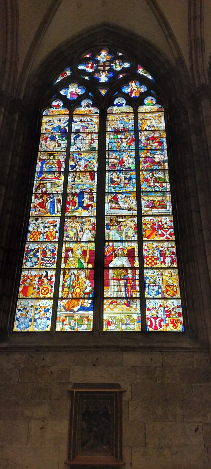 ケルン大聖堂のステンドグラス Stained glass window of Cologne Cathedral