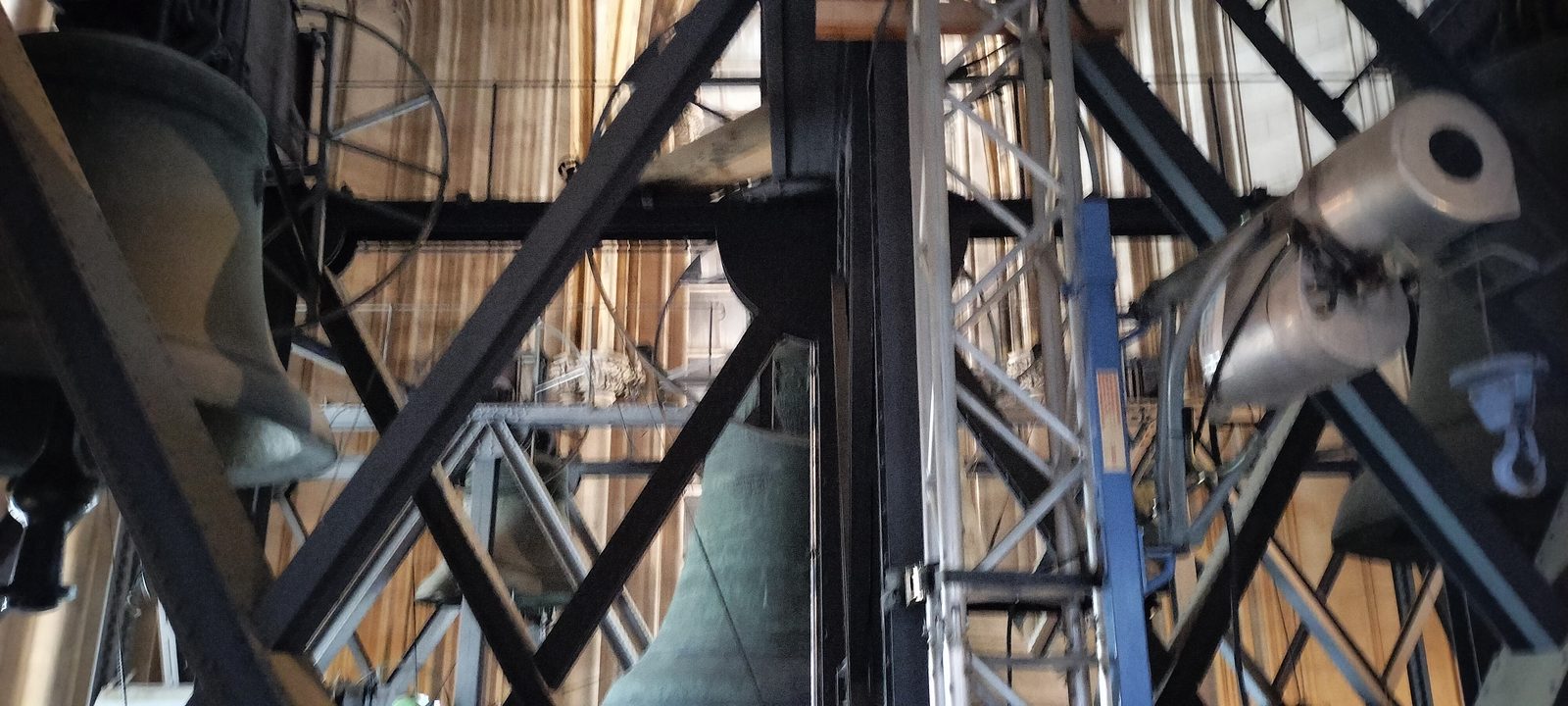 ケルン大聖堂南塔の鐘楼 Bell chamber in the south tower of Cologne Cathedral