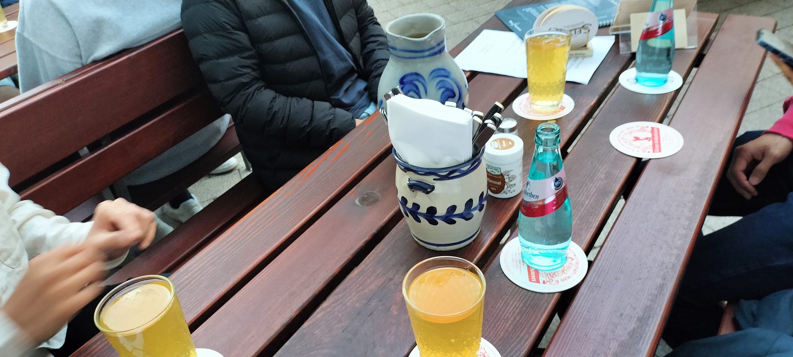アップルワインの陶器ジョッキ「ベンベル」 Bembel jug of Frankfurt apple wine