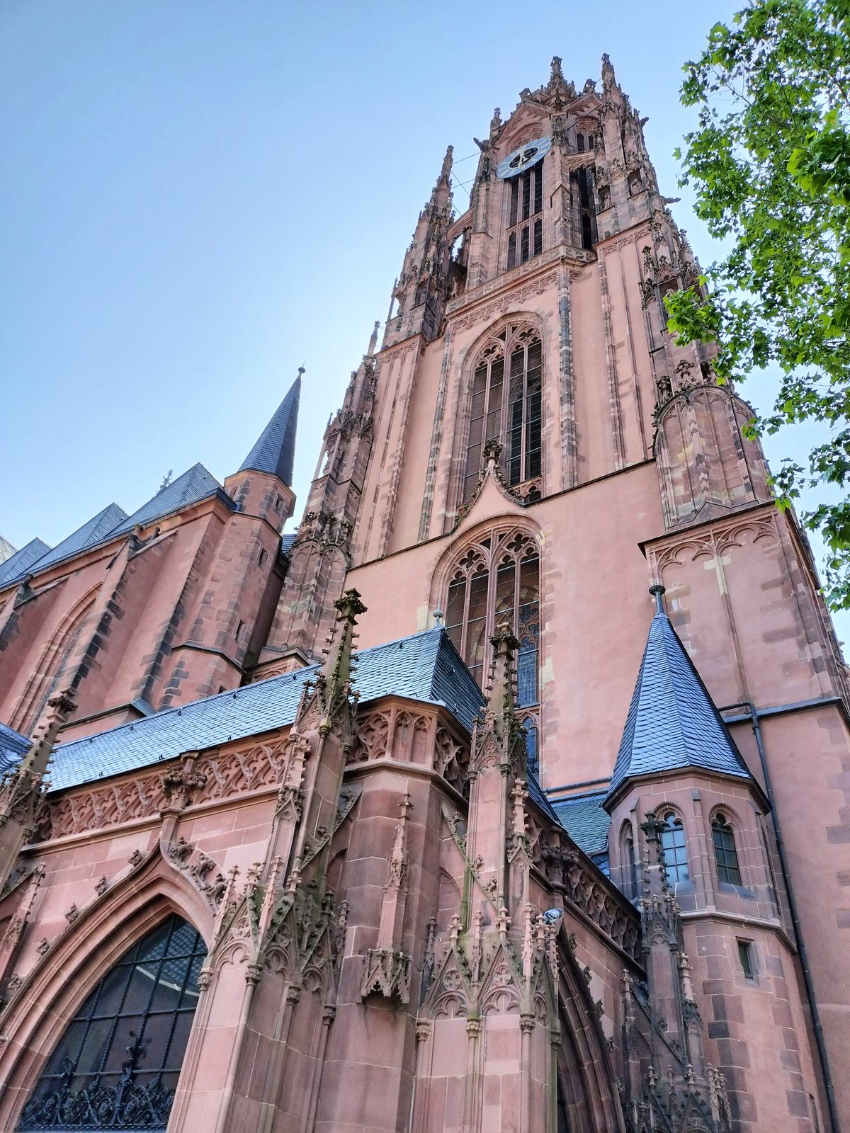 フランクフルト大聖堂(カイザードーム)の塔 Tower of Frankfurt Cathedral (Kaiserdom)