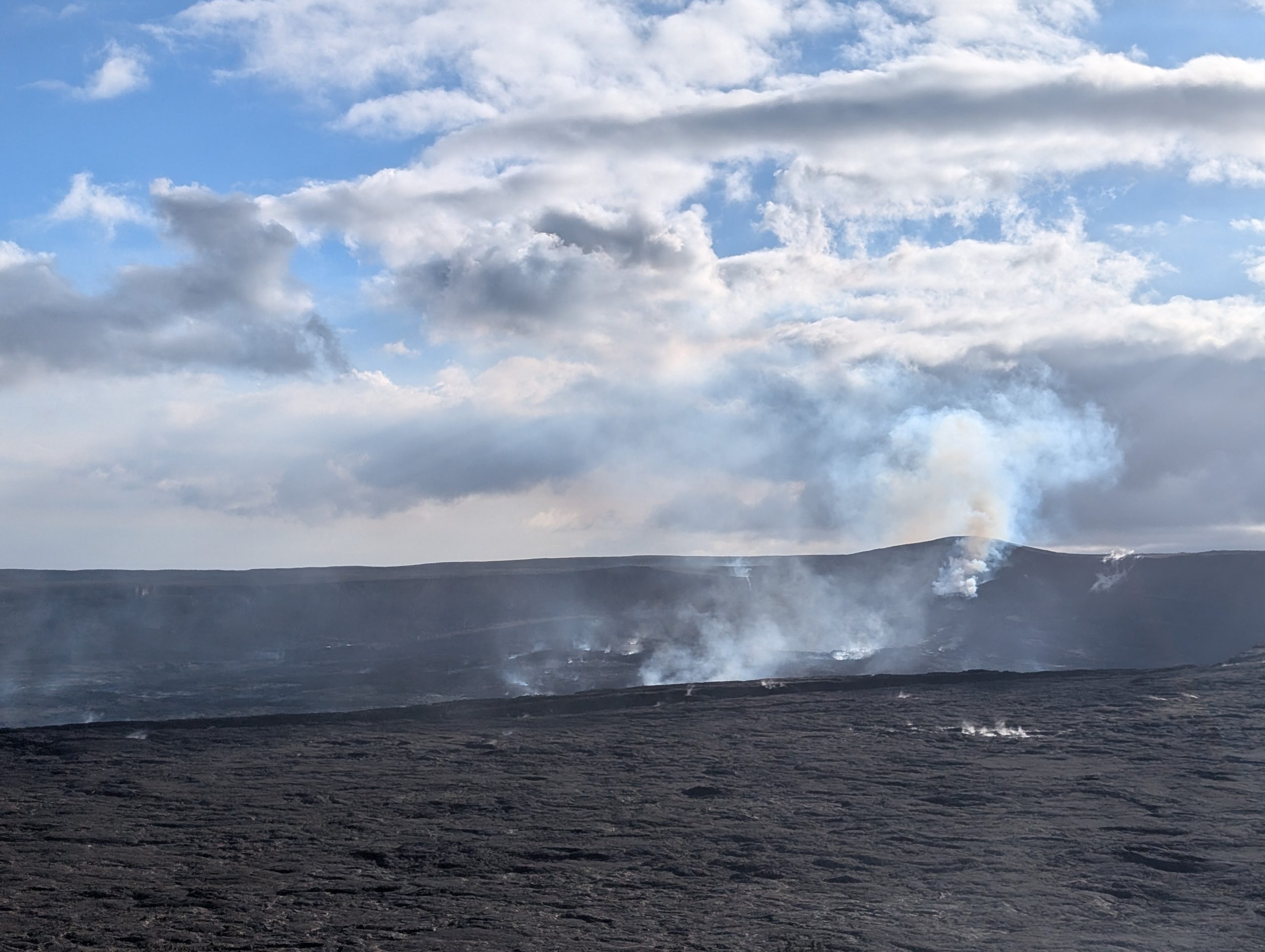 ハワイ2島周遊 8日間モデルコース — オアフの食とビーチ・ハワイ島の火山とマンタ