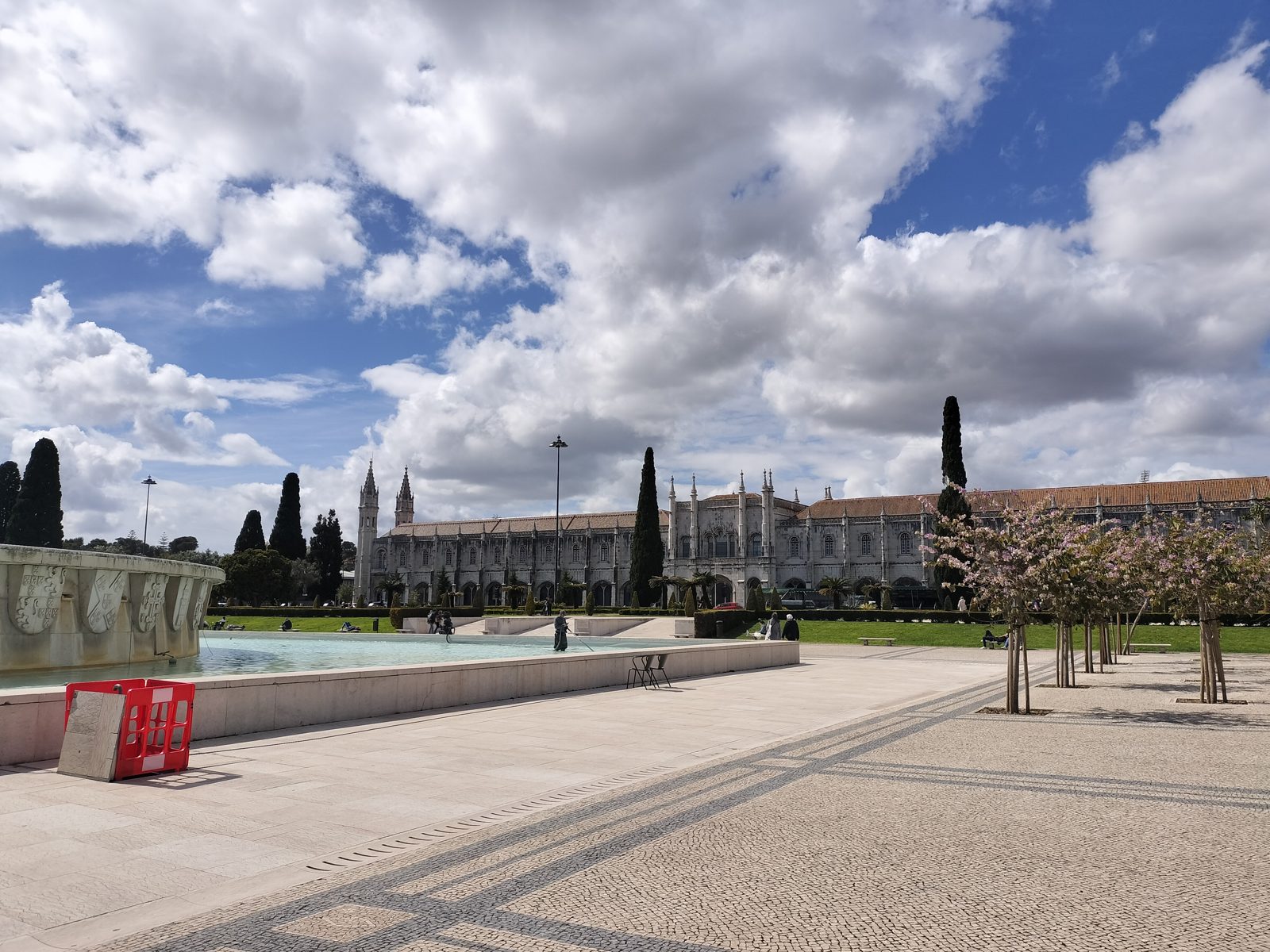 ジェロニモス修道院の前庭 The forecourt of Jerónimos Monastery, Lisbon