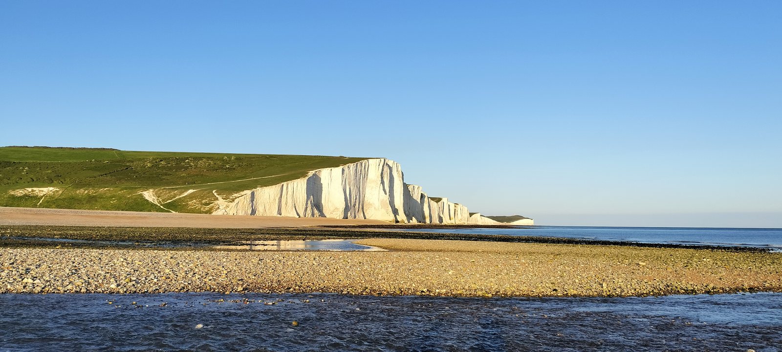 セブンシスターズの白い崖と浜 The white cliffs of the Seven Sisters, England