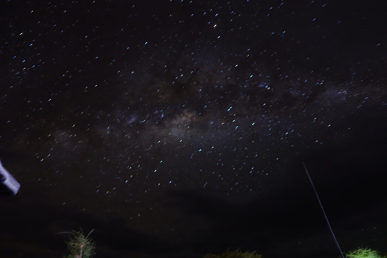 キャンプの夜空に広がる天の川 Milky way over the safari camp, Tanzania