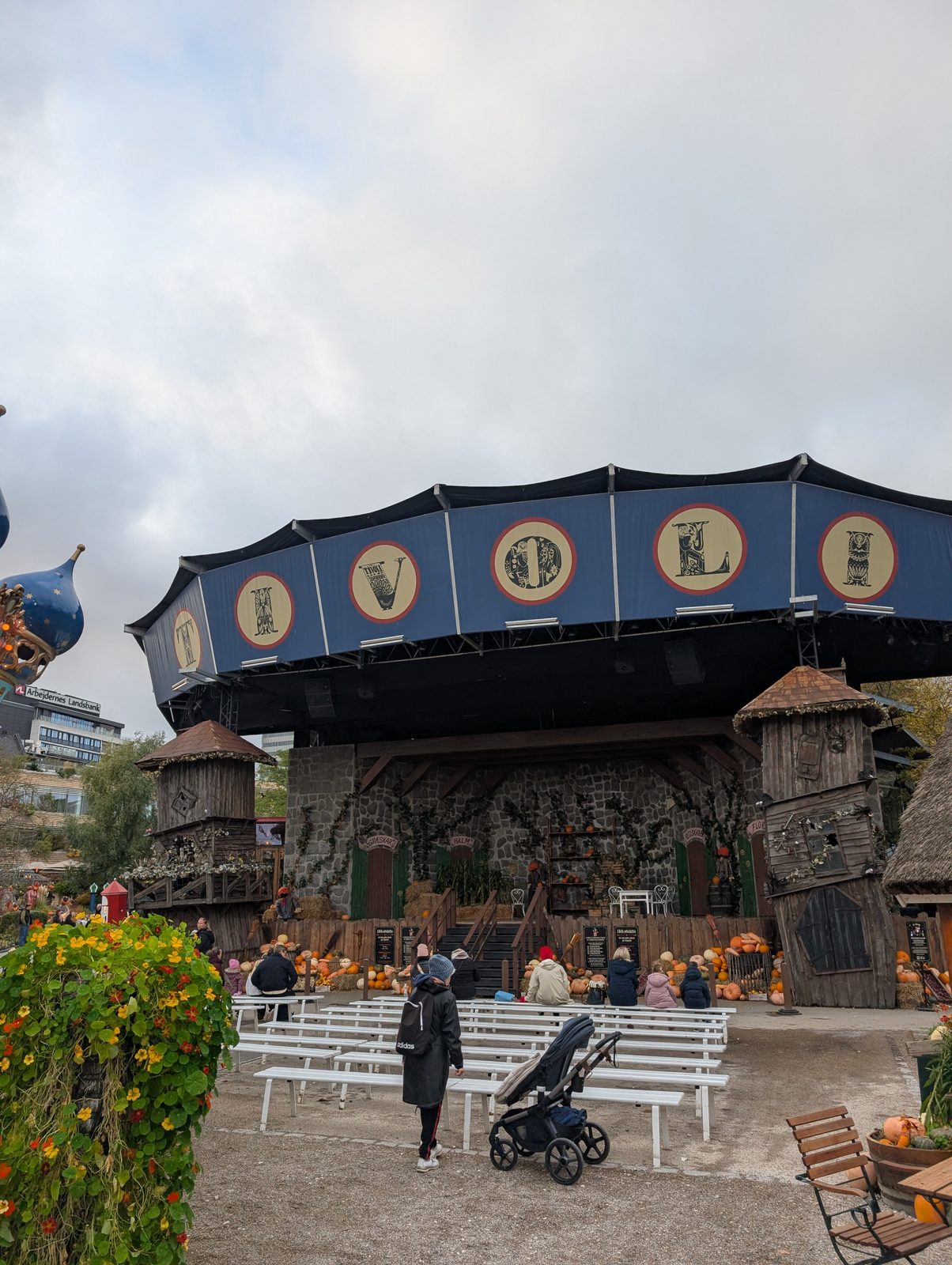 チボリの野外ステージ The open-air stage at Tivoli Gardens
