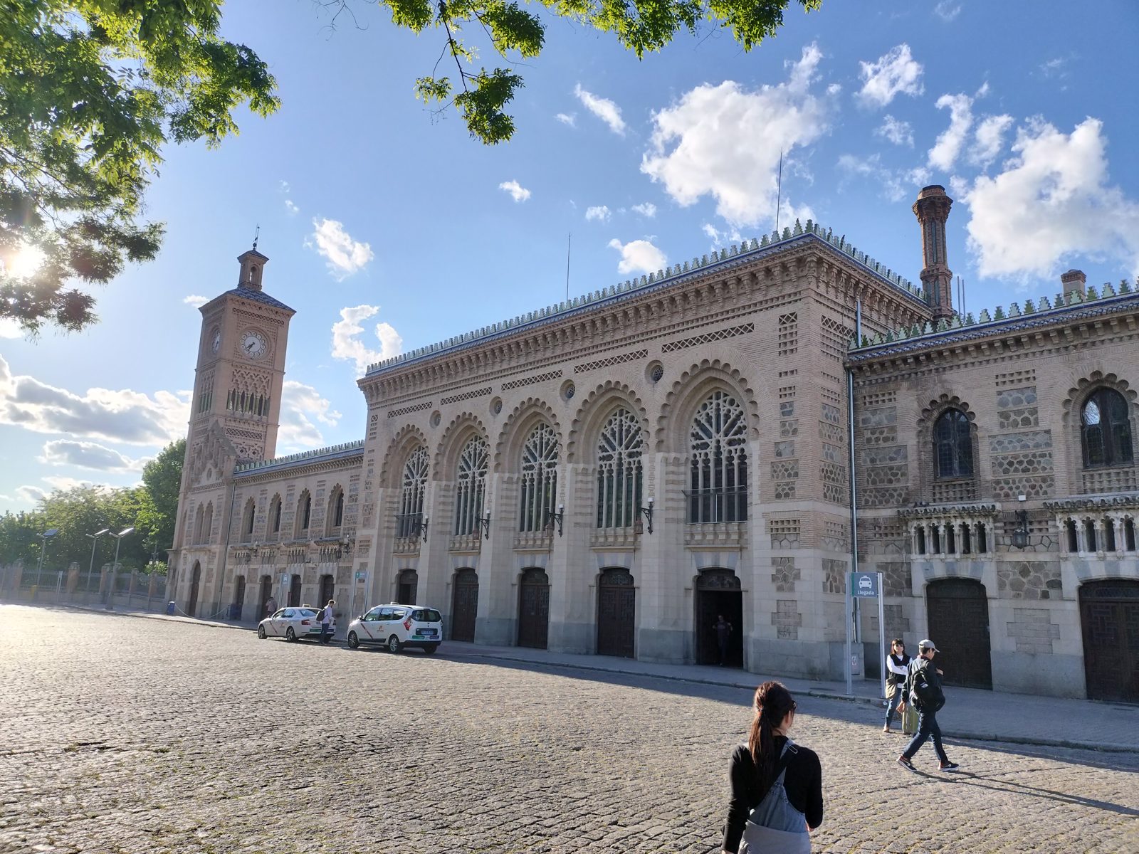 ネオ・ムデハル様式のトレド駅舎 Neo-Mudejar Toledo railway station