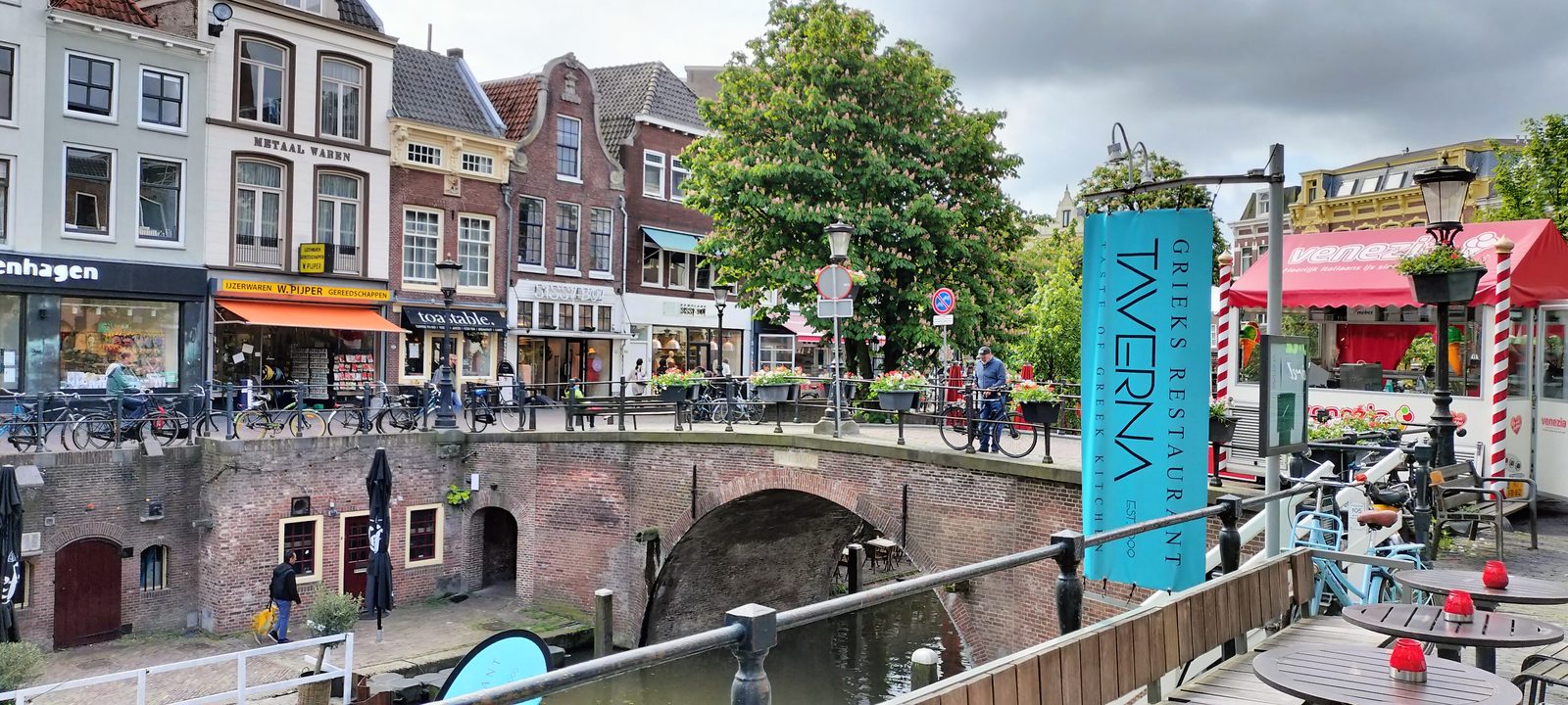 ユトレヒト旧運河の二層構造 Oudegracht canal with wharf cellars in Utrecht