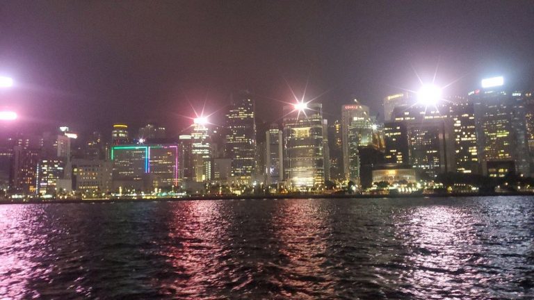 ヴィクトリア・ハーバーの夜景 Night skyline across Victoria Harbour, Hong Kong
