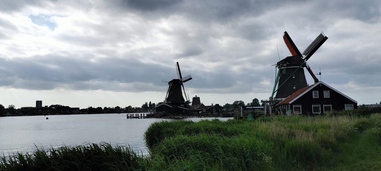 ザーンセスカンスの風車 Windmills at Zaanse Schans in the evening