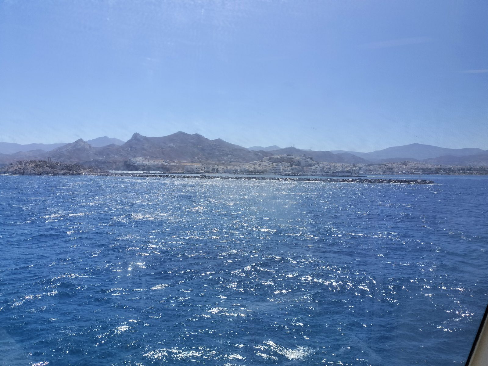 フェリーのデッキから見るエーゲ海 The Aegean Sea from a ferry deck