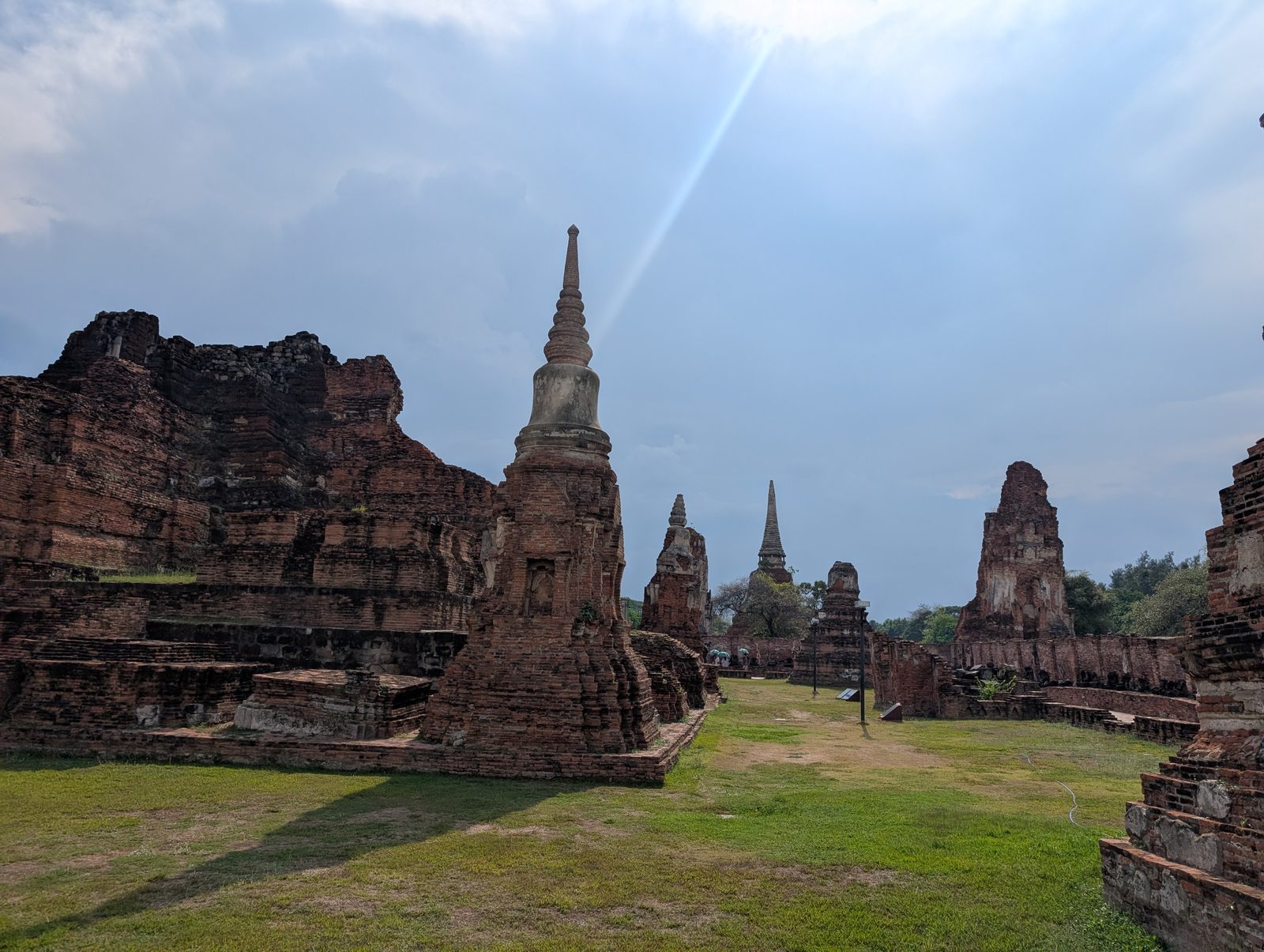 アユタヤの遺跡群 Brick ruins of the Ayutthaya Historical Park