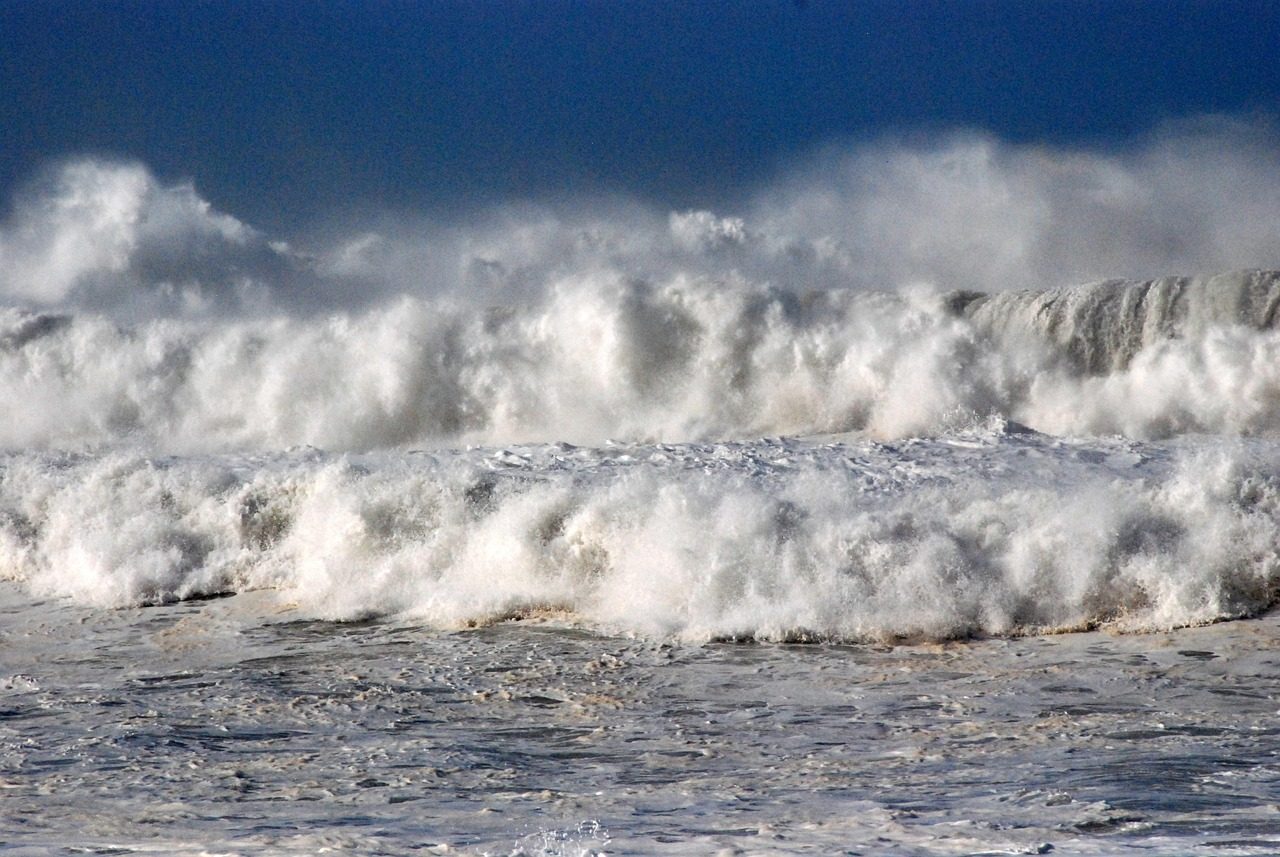 ナザレの巨大波 Giant waves at Praia do Norte, Nazare