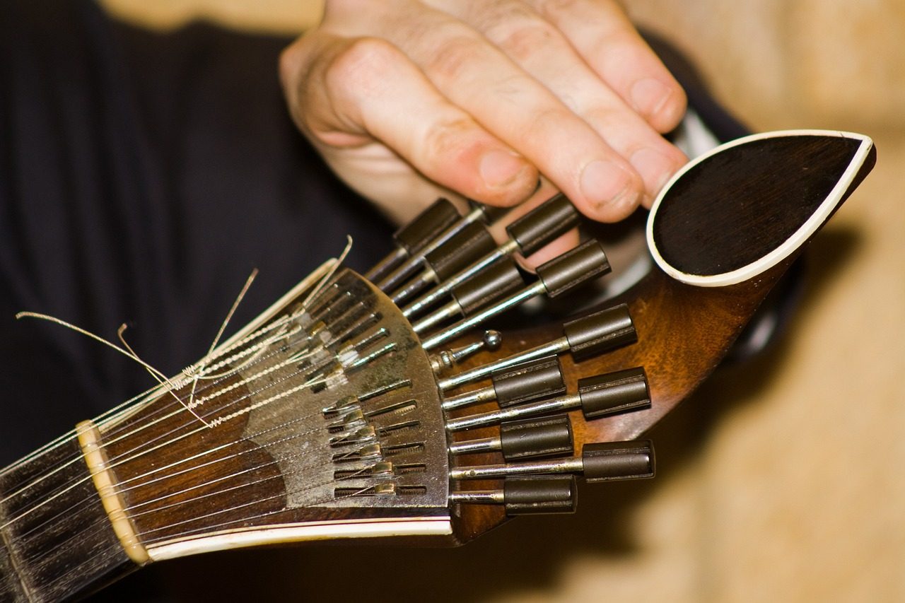 ポルトガルギターの糸巻き Portuguese guitar (guitarra portuguesa) tuning head